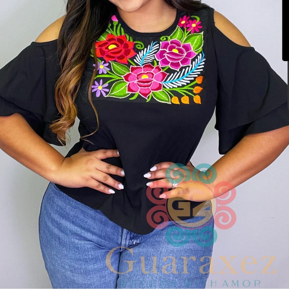 Guaraxez Claudia top “one size” in black